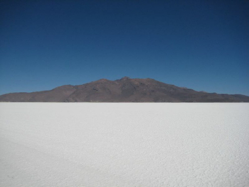 Salar Uyuni mit Berg